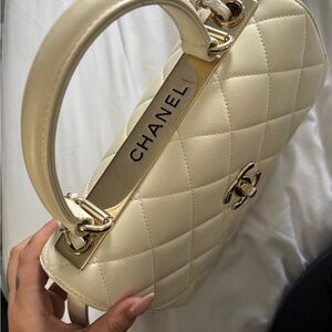 Chanel Ivory Quilted Shoulder Bag with Gold Details